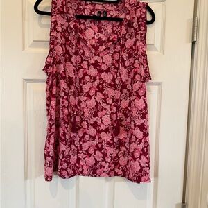 Versona Pink Floral V-Neck Sleeveless Top